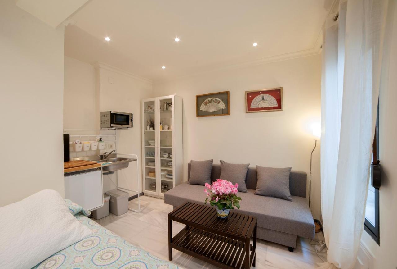 Atanasio Barron Homestay Seville